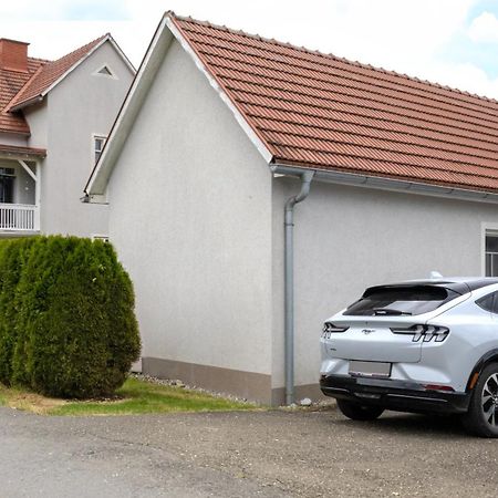 Flat Bull Appartement Mit Garten Sankt Lorenzen bei Knittelfeld Exterior photo